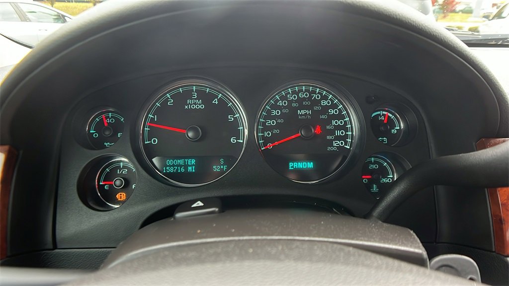 Used 2014 Chevrolet Suburban LS image 27