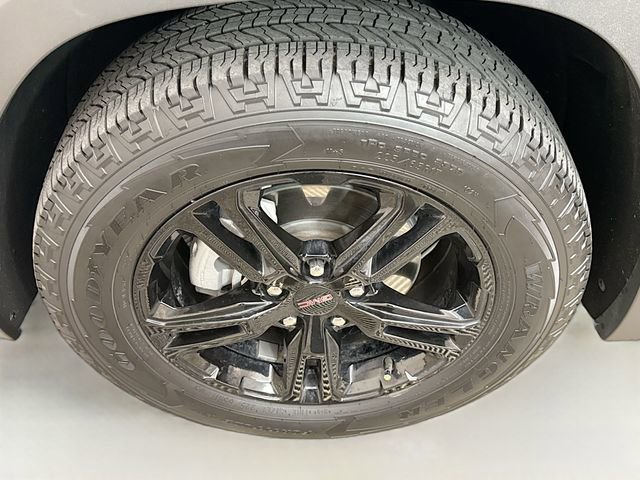 Used 2024 GMC Terrain AT4 w/ Infotainment Package II image 33