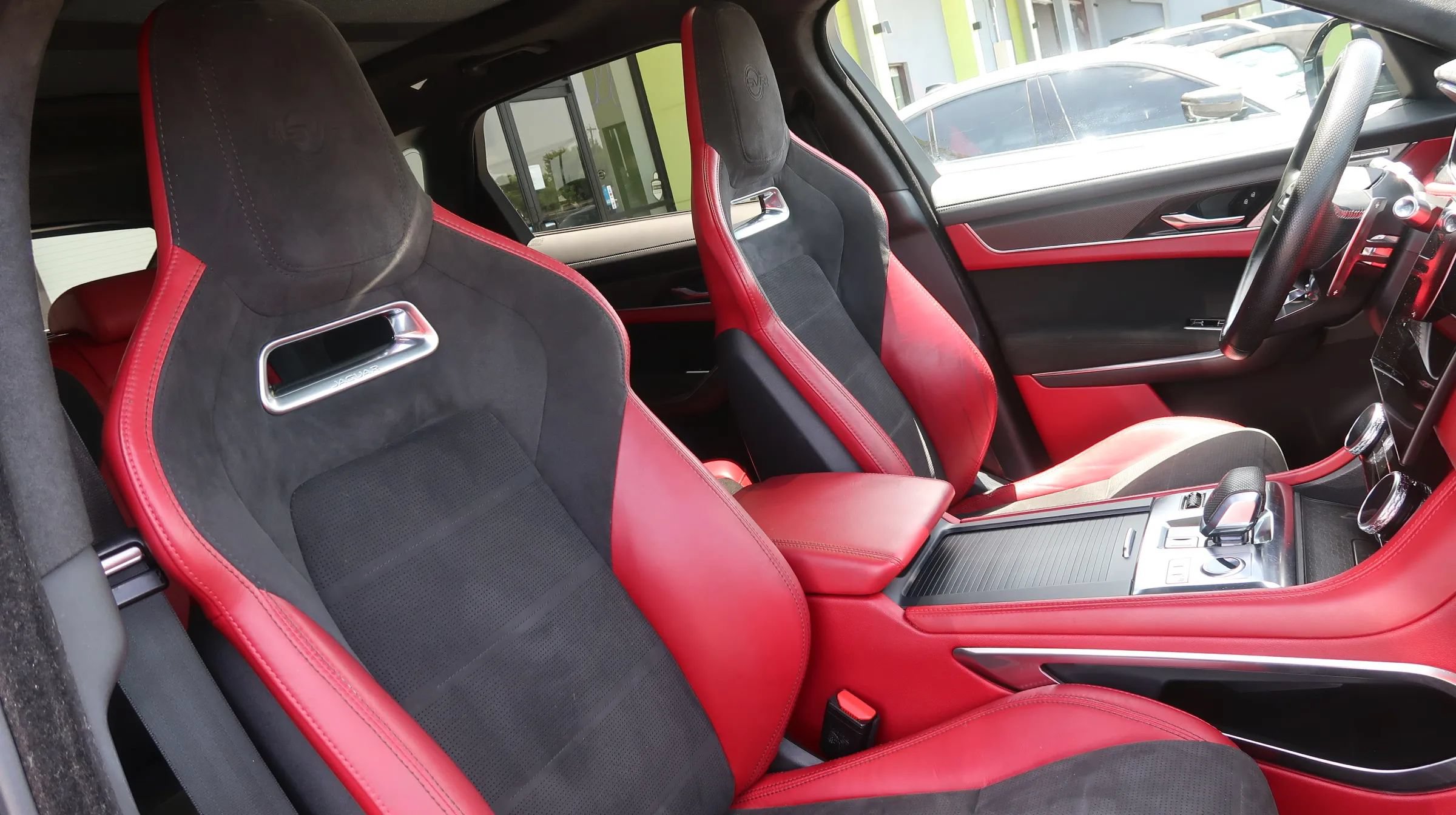 Used 2022 Jaguar F-PACE SVR AWD/4WD image 27