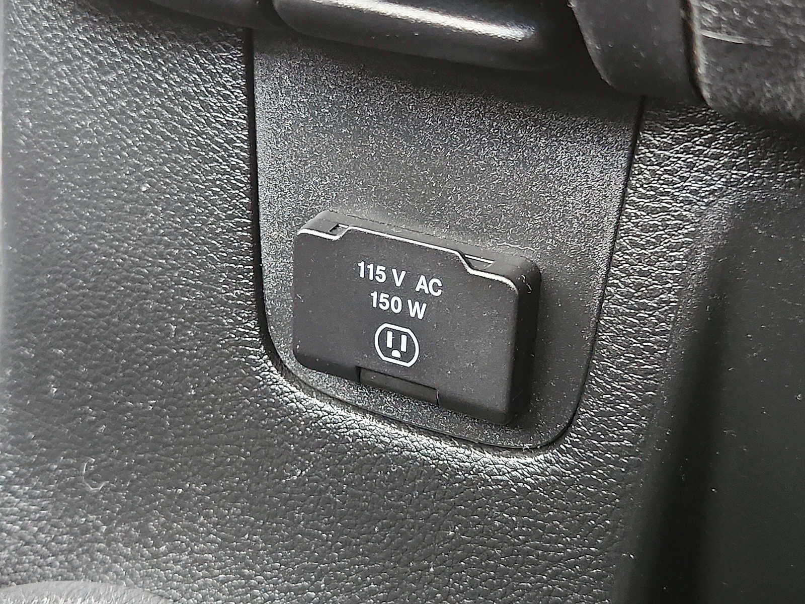 Used 2016 Jeep Wrangler Unlimited Sahara w/ Dual Top Group AWD/4WD image 25