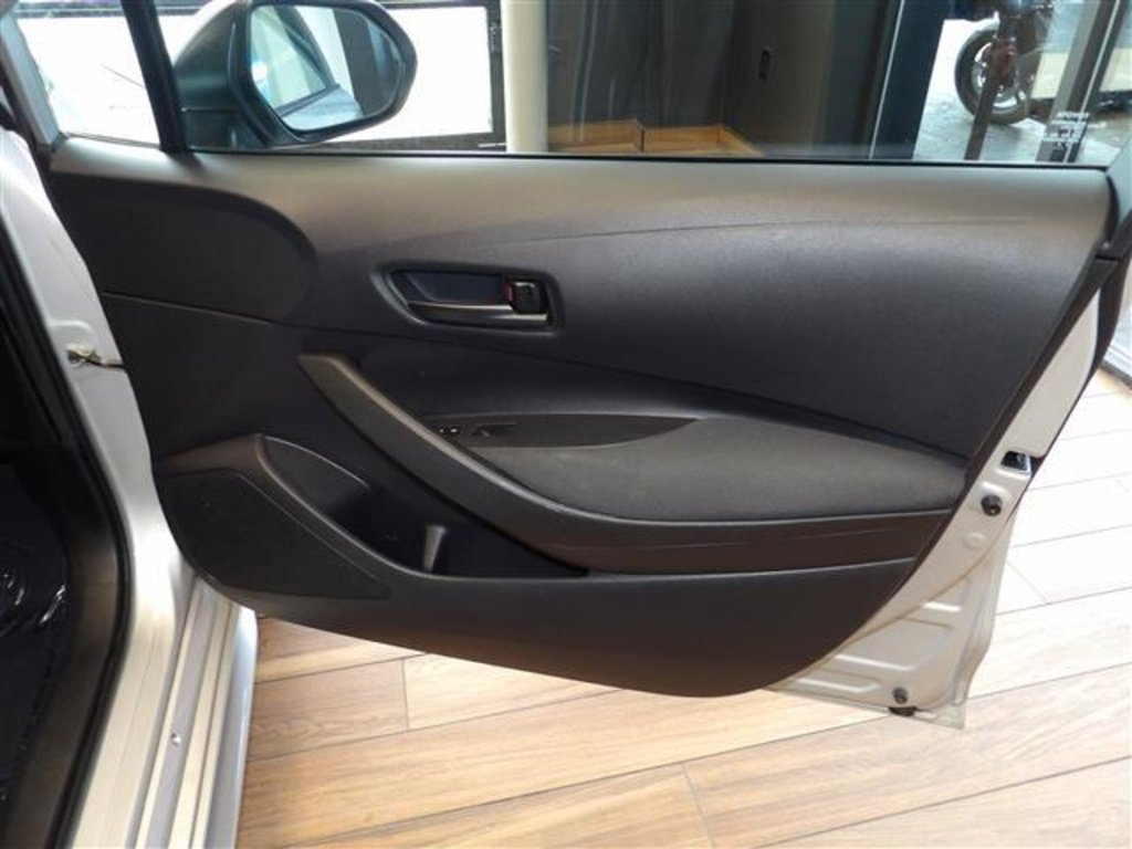 Used 2022 Toyota Corolla LE image 12