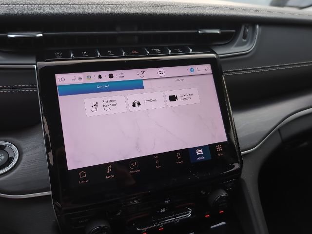 Used 2022 Jeep Grand Cherokee L Limited image 18