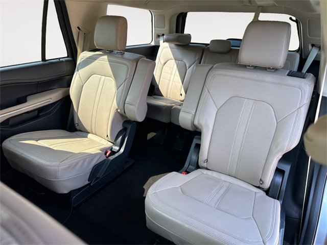 Used 2023 Ford Expedition Limited image 13