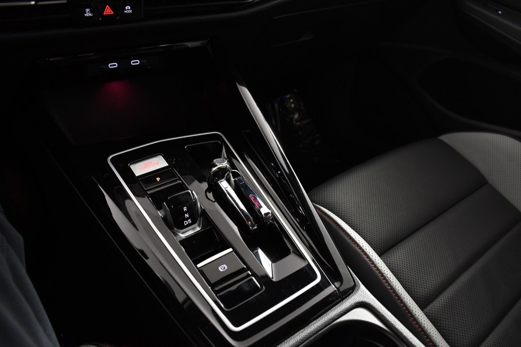 Used 2024 Volkswagen GTI Autobahn image 33