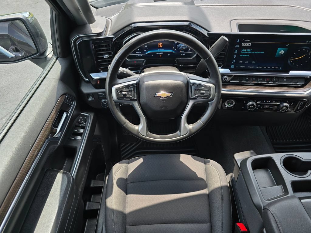 Used 2024 Chevrolet Silverado 1500 LT AWD/4WD image 18