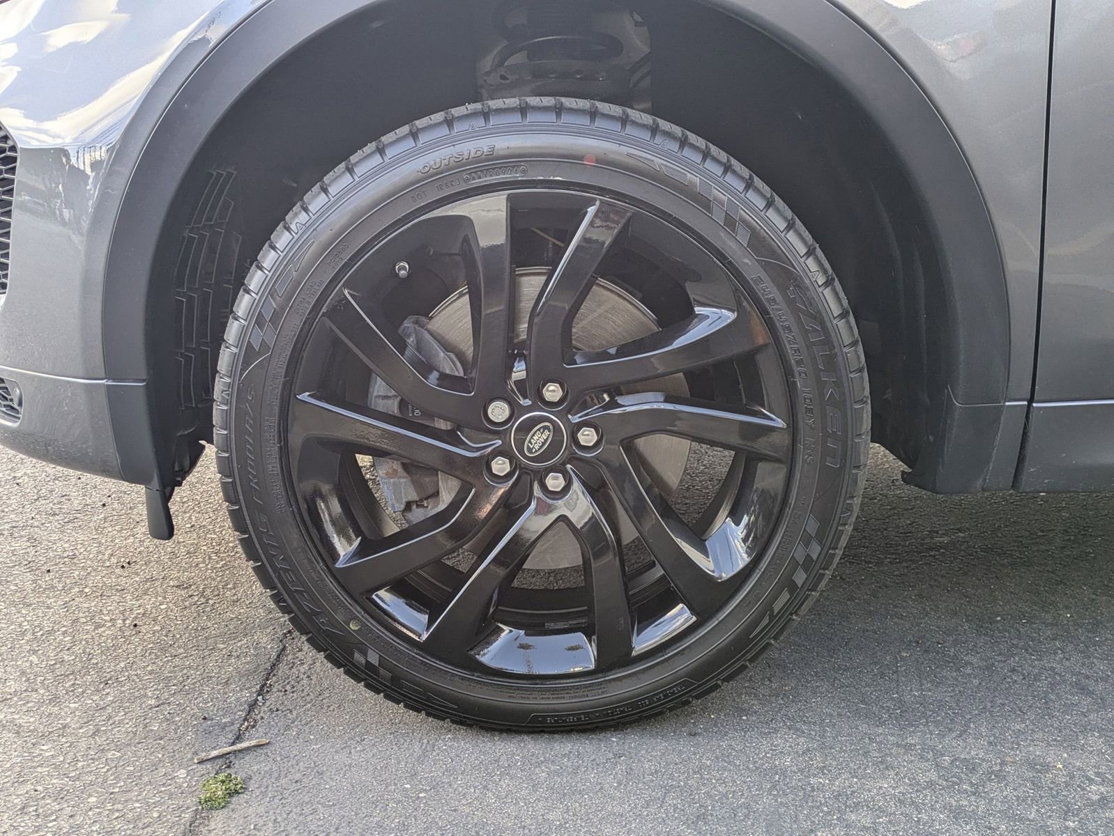 Used 2018 Land Rover Discovery Sport HSE image 10