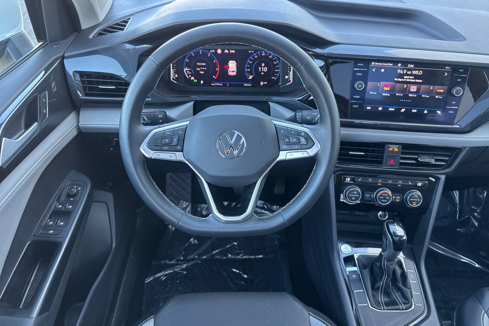 Used 2022 Volkswagen Taos SEL w/ Panoramic Sunroof Package FWD image 15