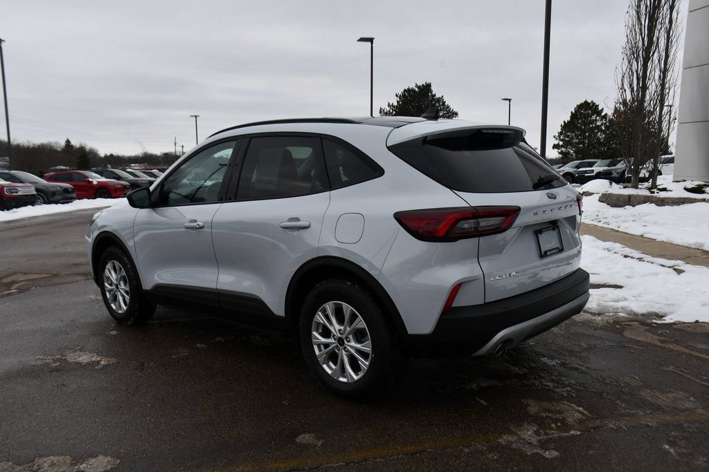 Used 2025 Ford Escape Active w/ Tech Pack #1 AWD/4WD image 4