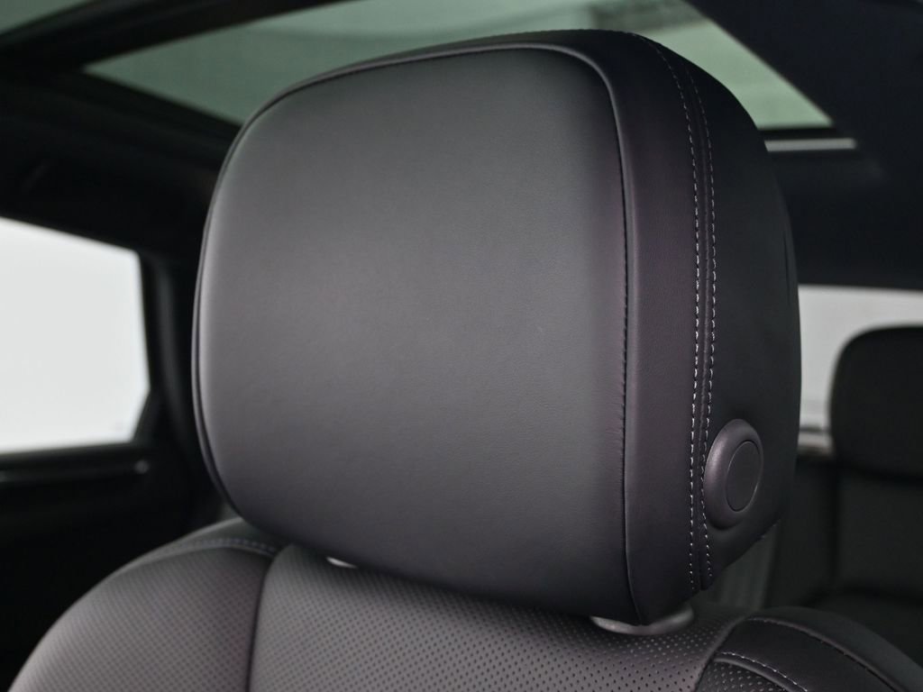 Certified 2026 Porsche Macan image 20