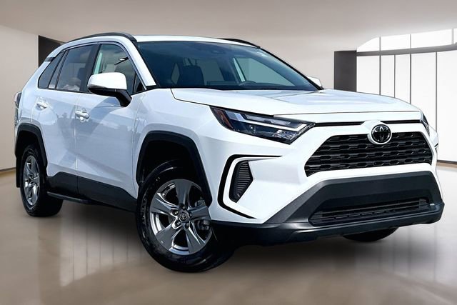 Used 2025 Toyota RAV4 XLE w/ Convenience Package AWD/4WD image 3