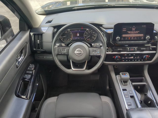 Used 2022 Nissan Pathfinder SV FWD image 18