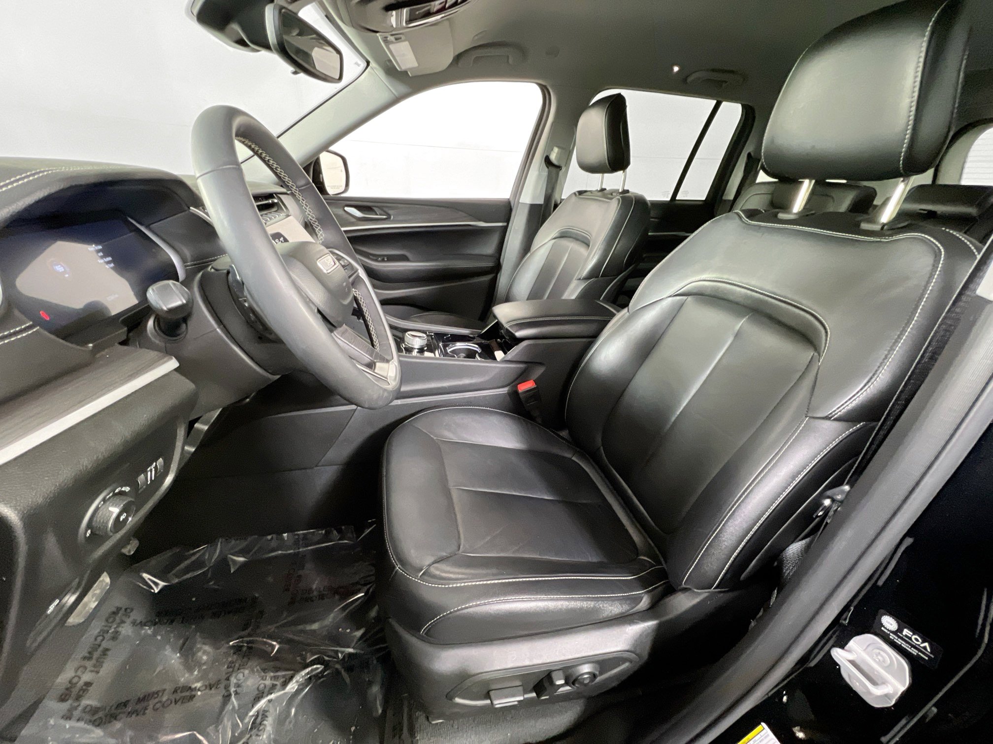 Used 2023 Jeep Grand Cherokee Limited AWD/4WD image 21