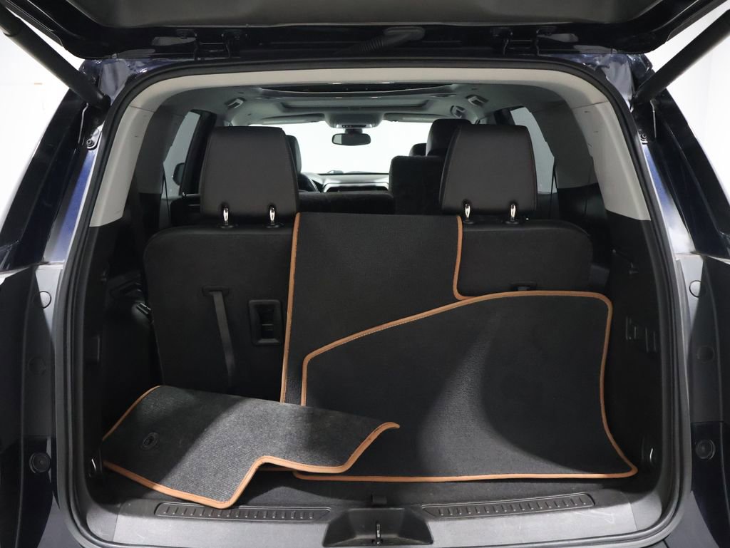 Used 2022 GMC Acadia AT4 w/ GMC Pro Grade Package image 4