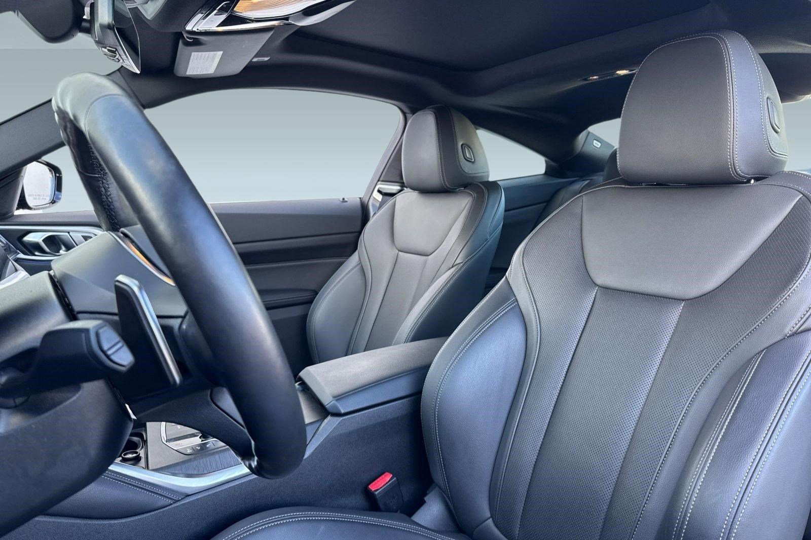 Used 2023 BMW M440i Coupe w/ Premium Package image 5