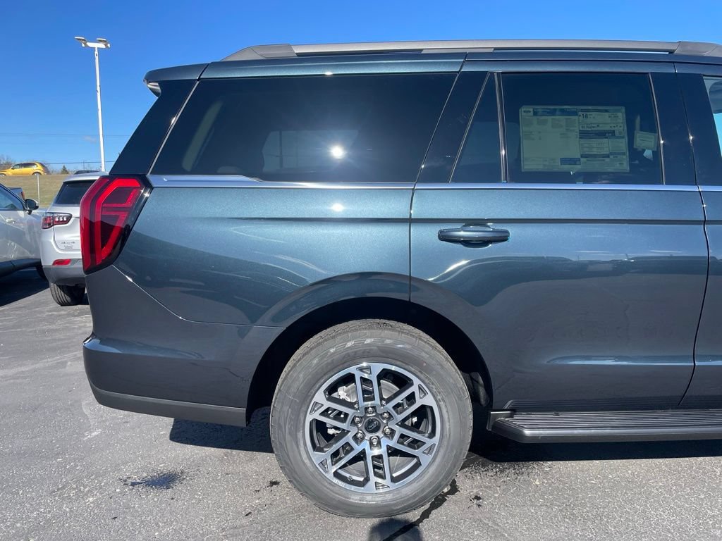 New 2026 Ford Expedition Active AWD/4WD image 37