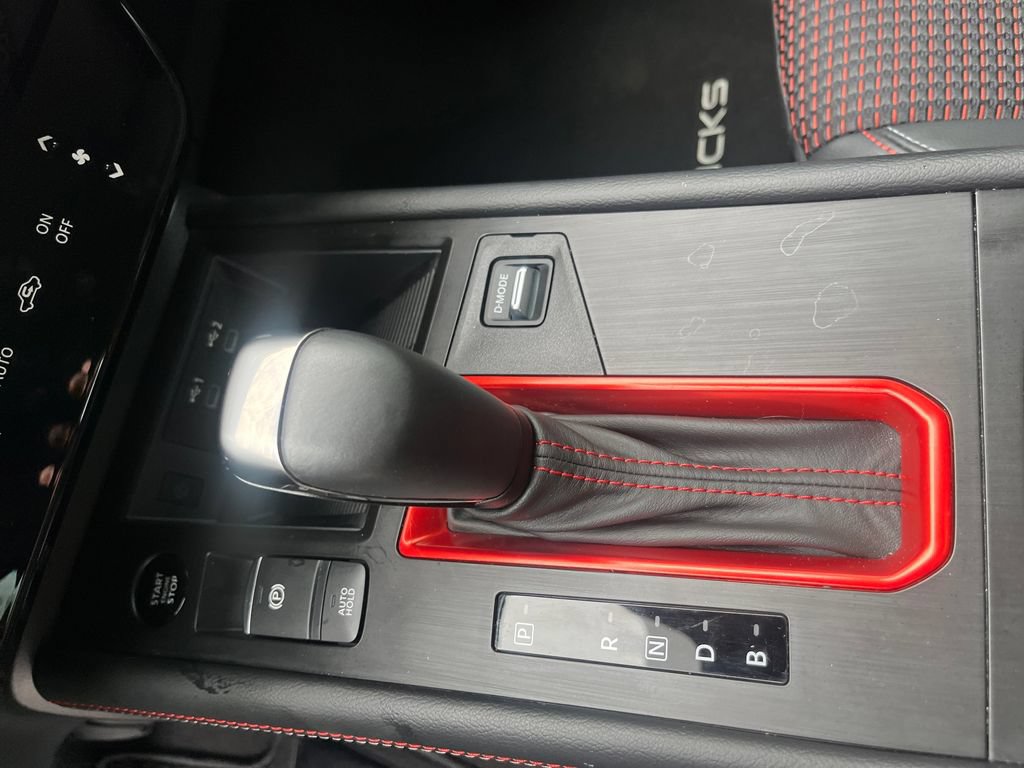 Used 2026 Nissan Kicks SR FWD image 25
