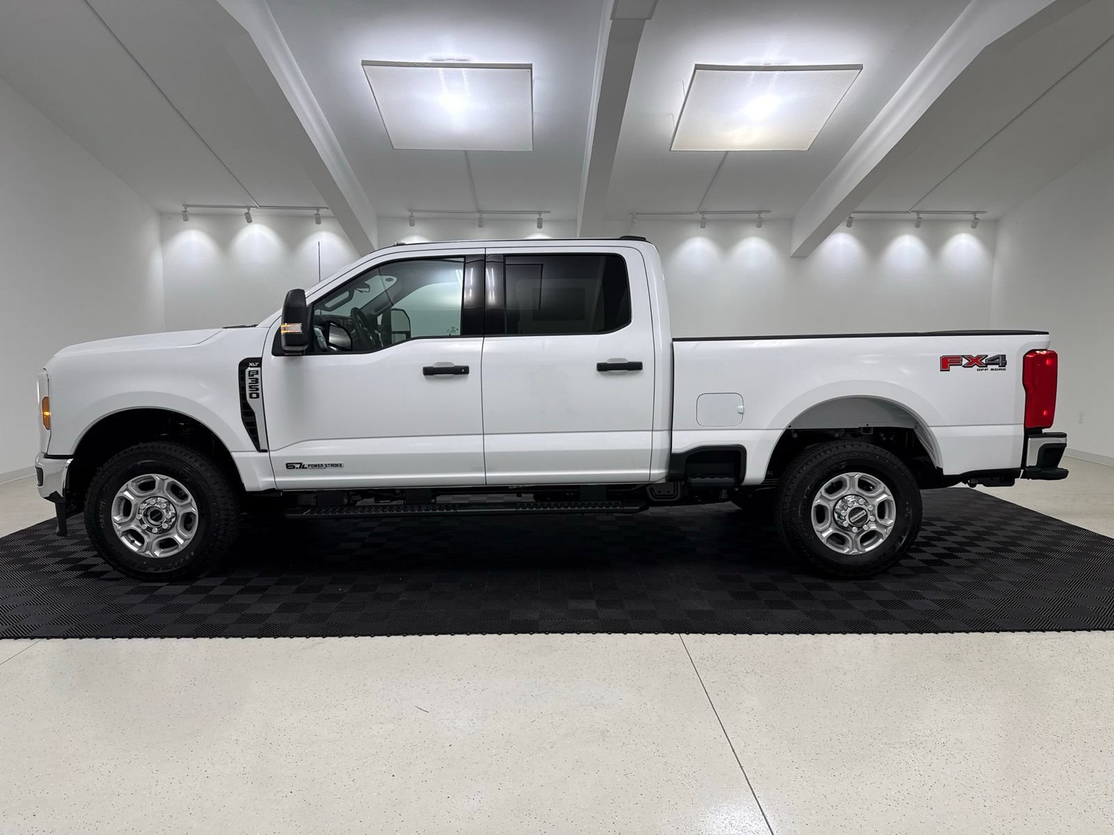 New 2026 Ford F350 XLT AWD/4WD image 4