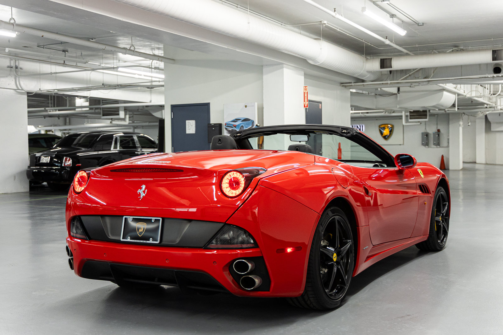 Used 2011 Ferrari California RWD image 9