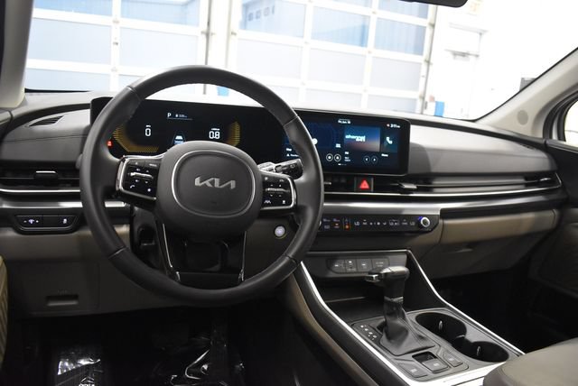 Used 2026 Kia Carnival FWD image 25