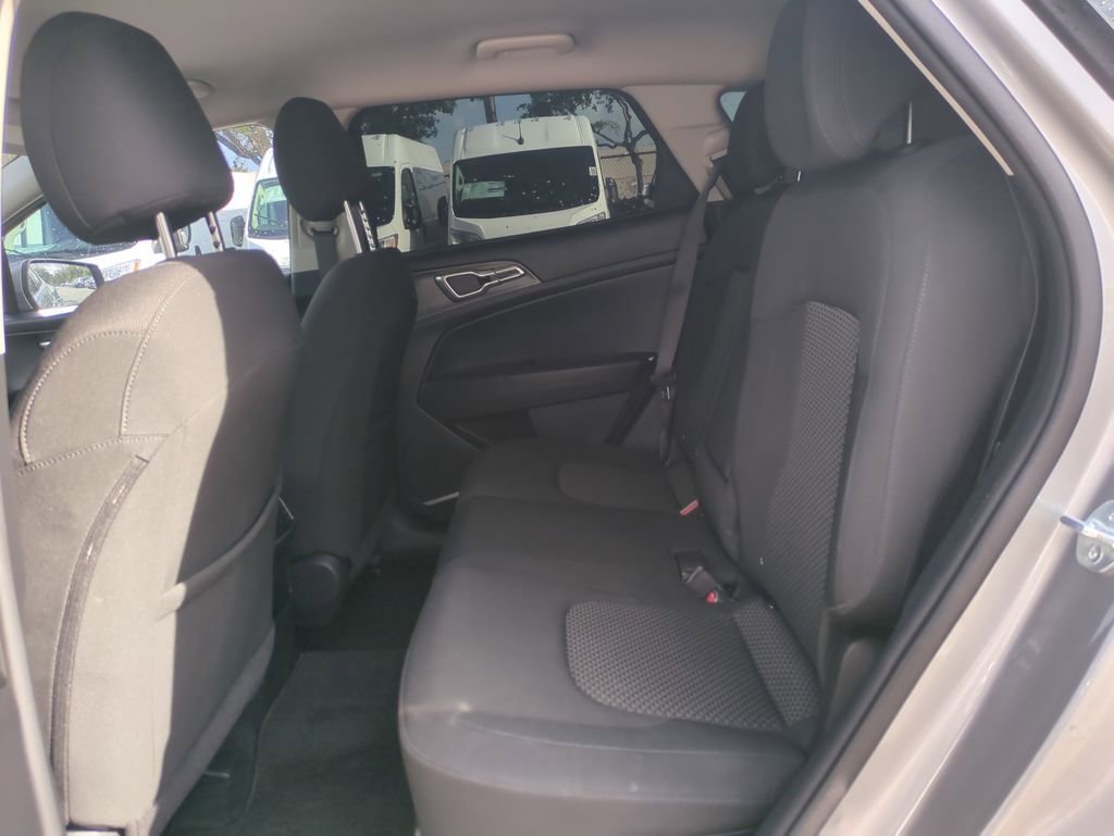 Used 2023 Kia Sportage LX AWD/4WD image 15