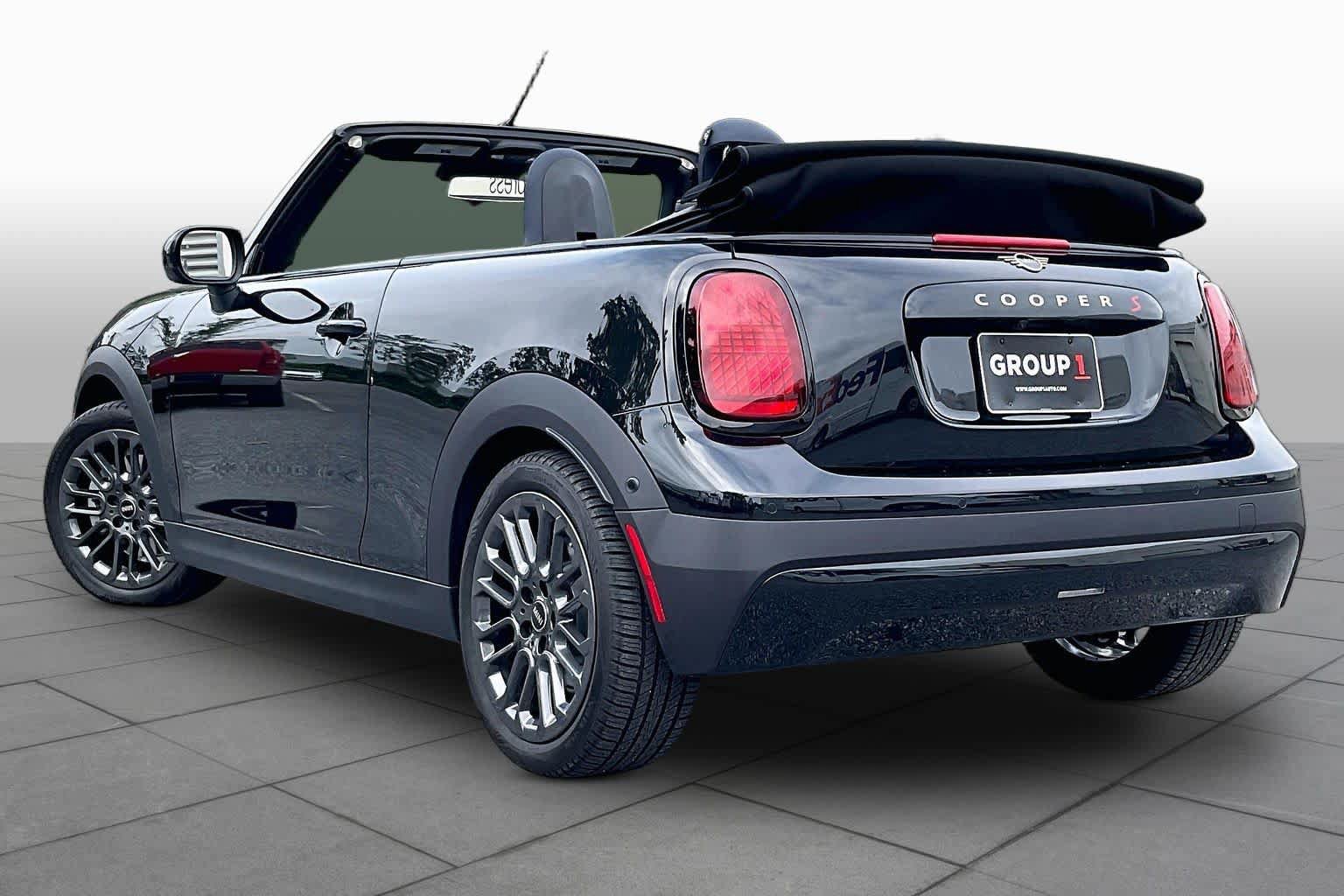 Used 2025 MINI Cooper S FWD image 11