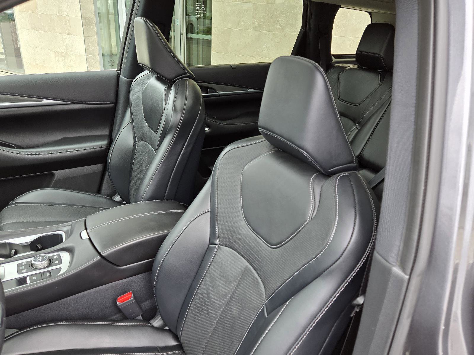 Certified 2023 INFINITI QX60 Luxe w/ Vision Package image 8