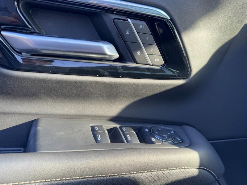 New 2026 Chevrolet Suburban Premier image 42