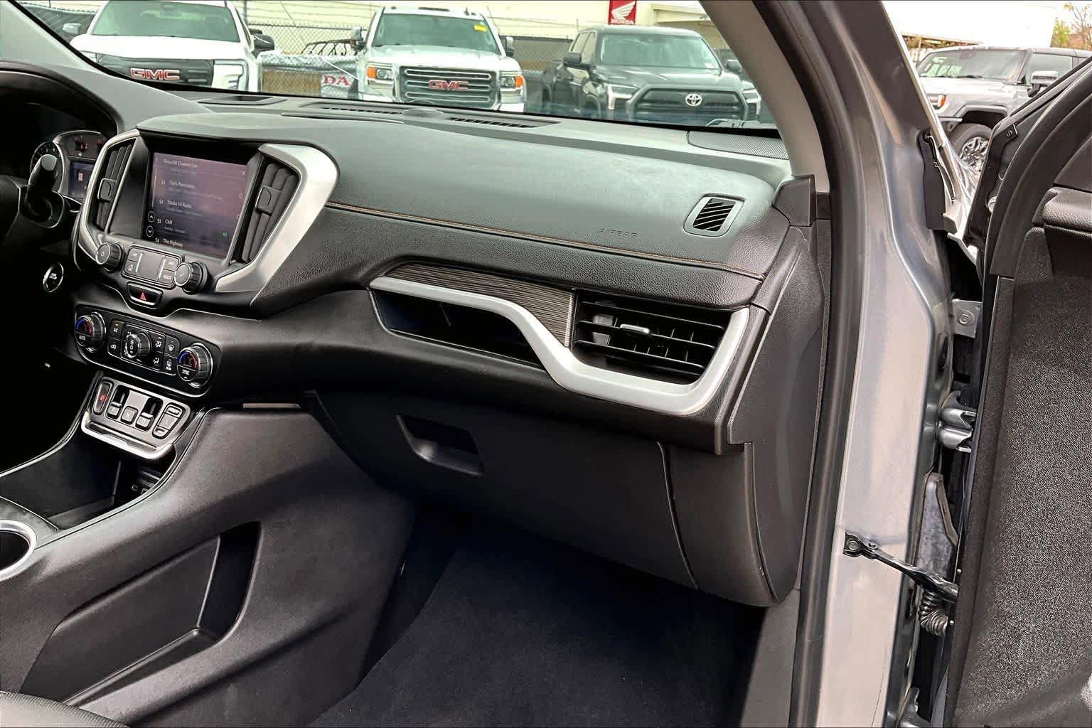 Used 2021 GMC Terrain SLT w/ Infotainment Package II image 19