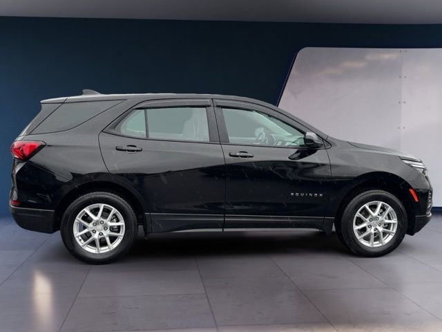 Used 2024 Chevrolet Equinox LS w/ Driver Confidence II Package image 6