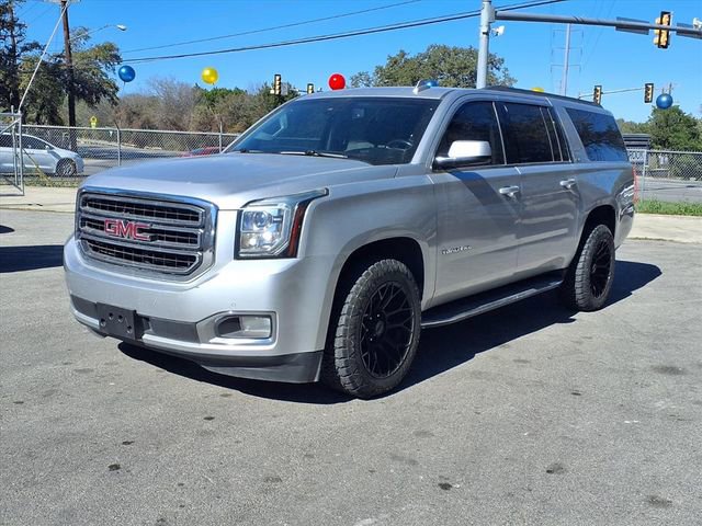 Used 2017 GMC Yukon XL SLE w/ SLE Value Package image 3