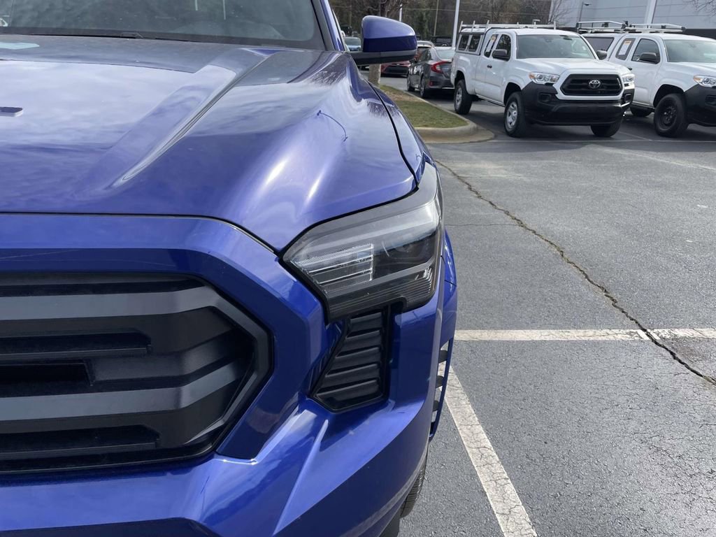 Used 2025 Toyota Tacoma SR5 image 14