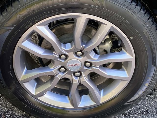 Used 2024 GMC Terrain SLT image 25