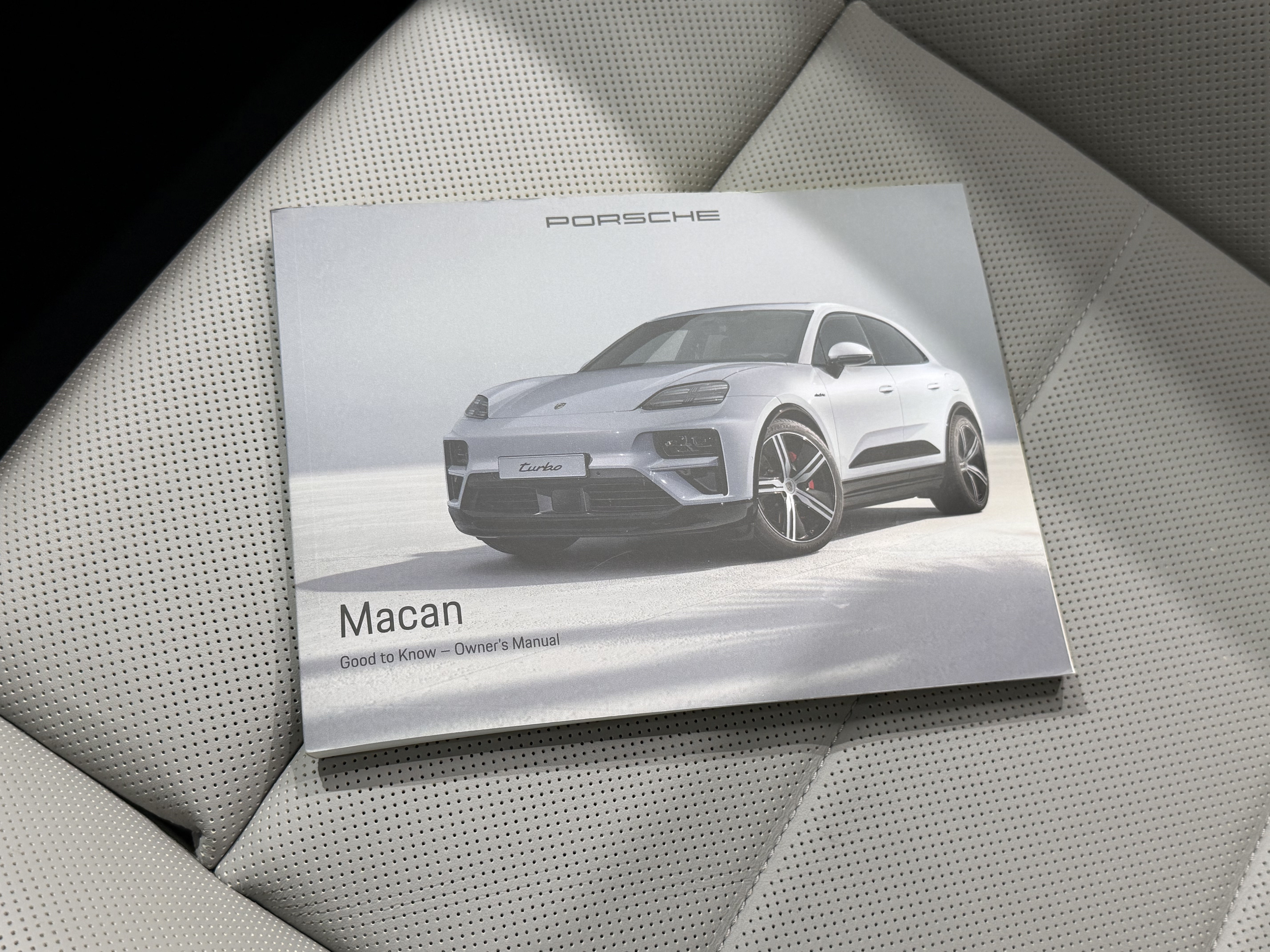 Certified 2025 Porsche Macan 4 Electric AWD/4WD image 60