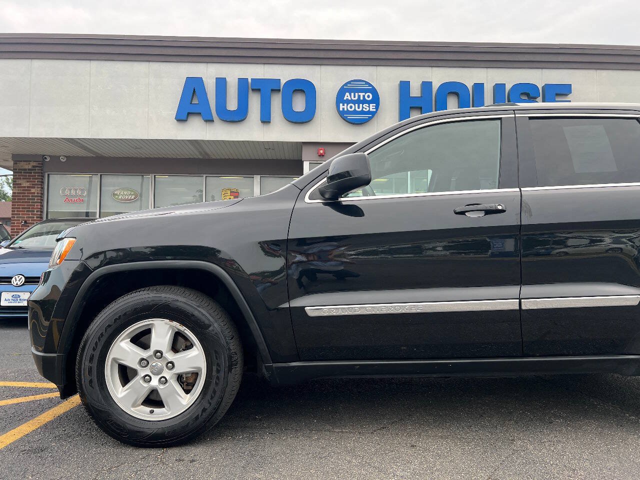 Used 2012 Jeep Grand Cherokee Laredo w/ Laredo E Group AWD/4WD image 36