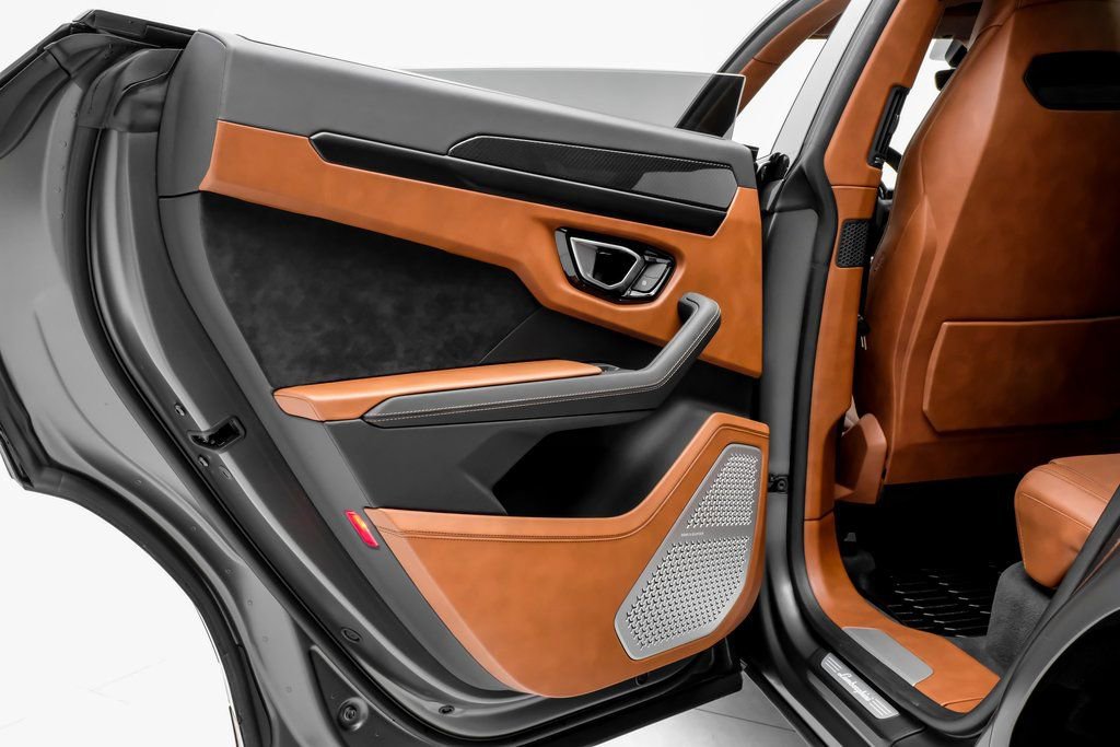 Used 2022 Lamborghini Urus image 42