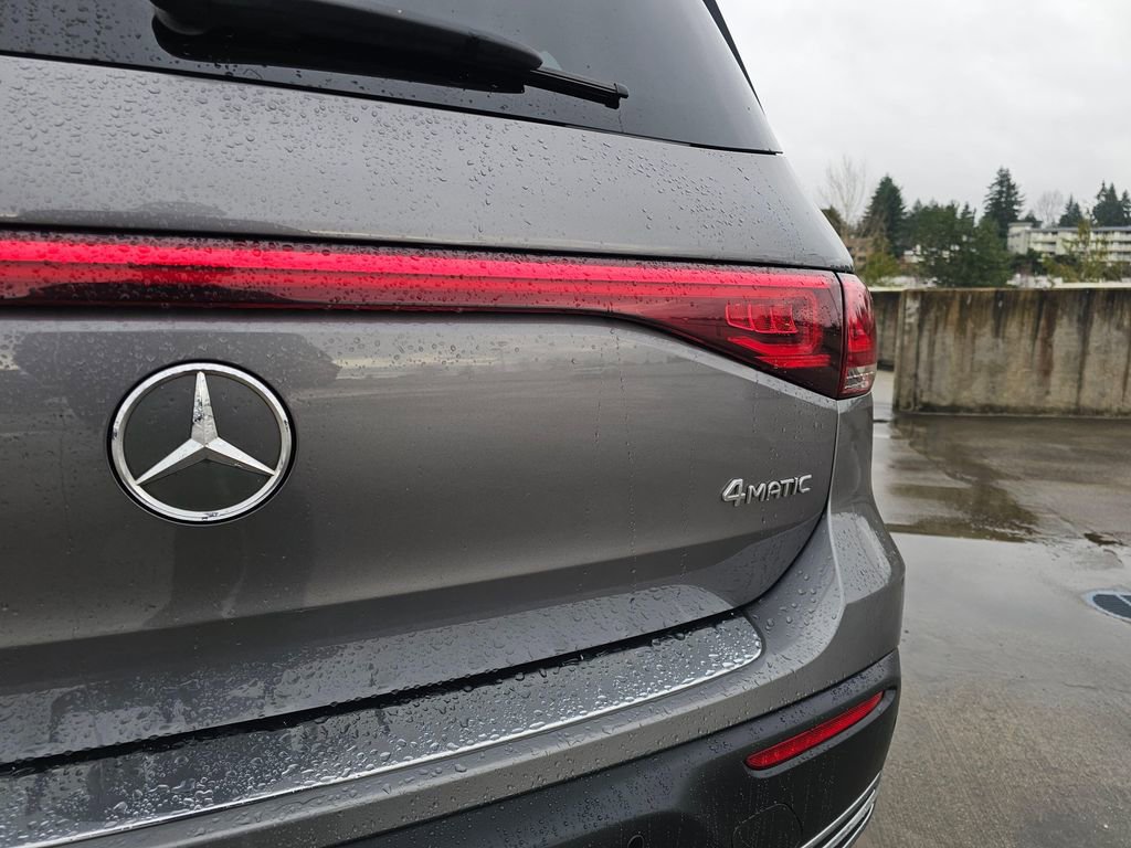 Used 2022 Mercedes-Benz EQB 350 4MATIC image 24