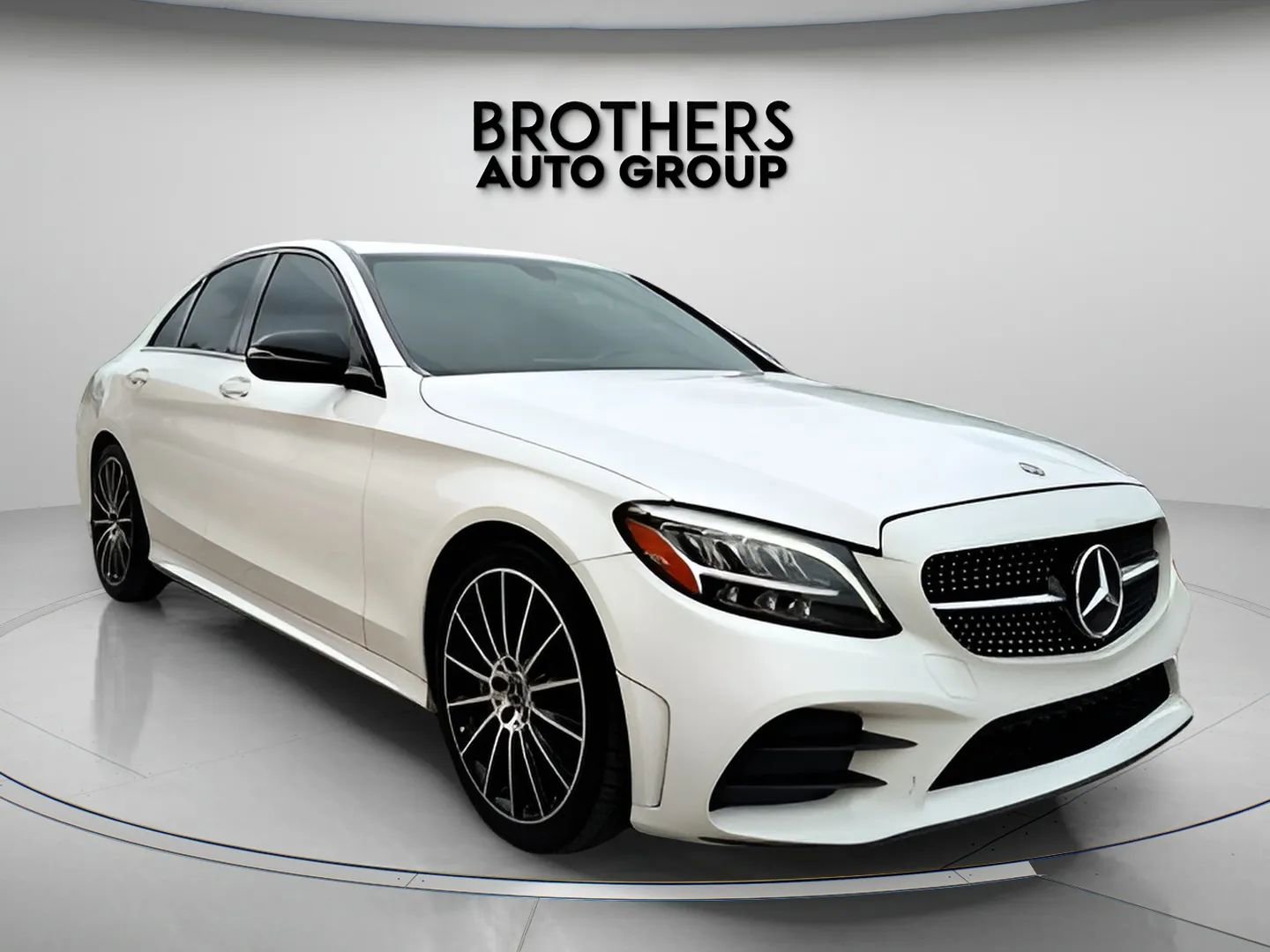 Used 2019 Mercedes-Benz C 300 Sedan image 3