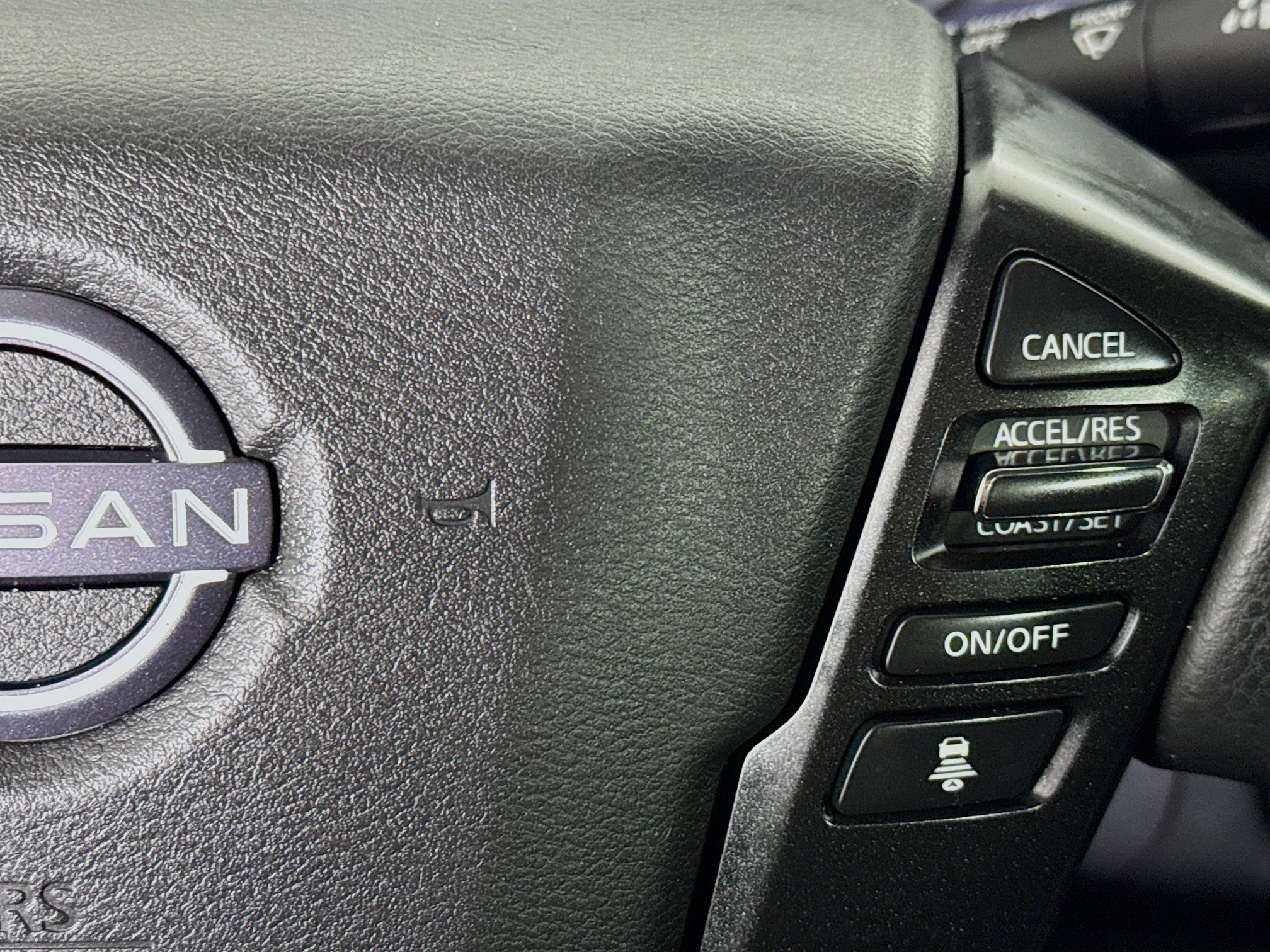 Used 2023 Nissan Frontier SV w/ SV Convenience Package image 14