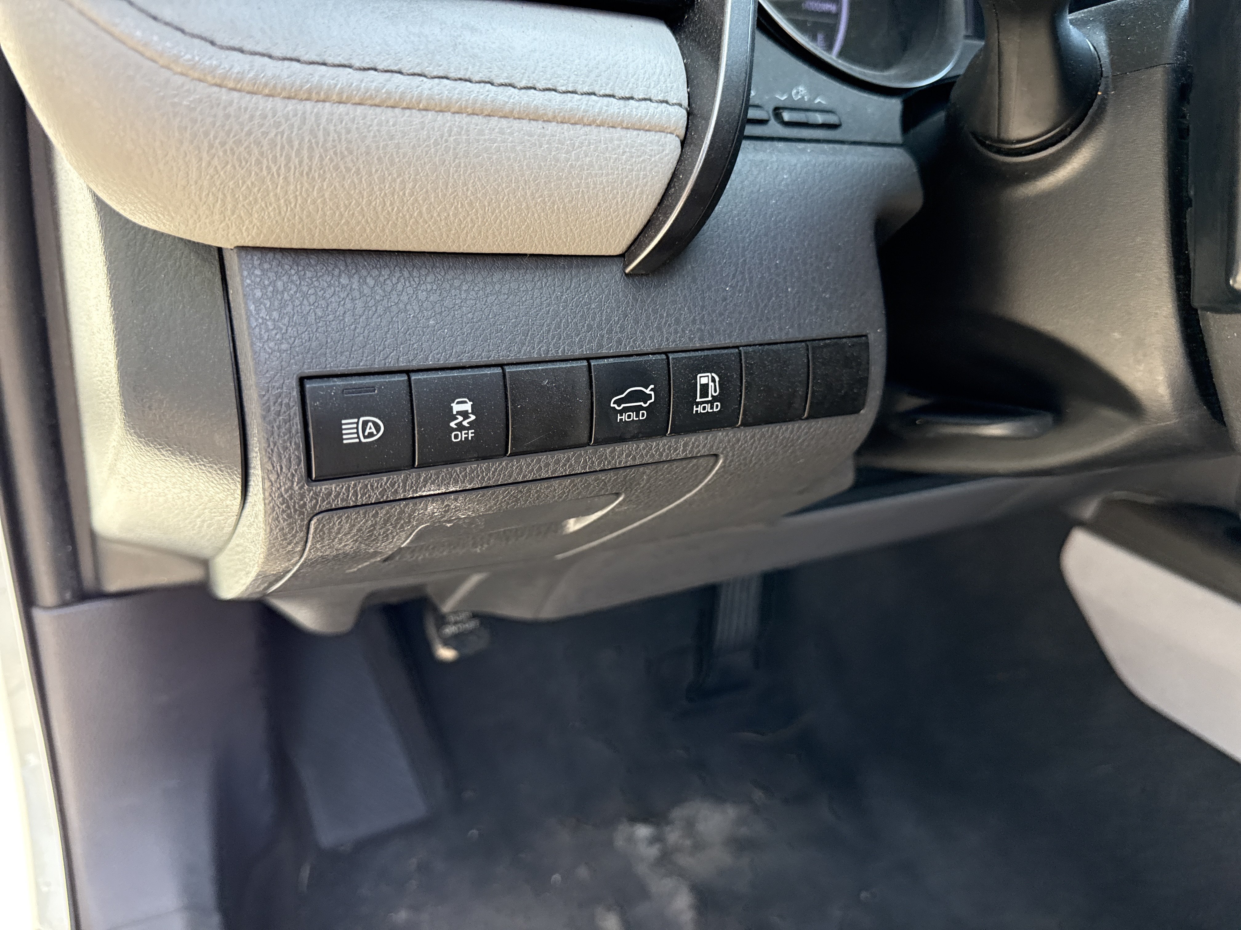 Used 2021 Toyota Camry SE FWD image 30