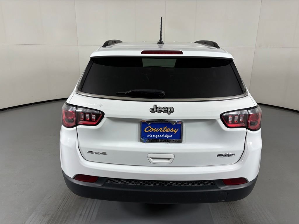 Used 2024 Jeep Compass Latitude AWD/4WD image 6