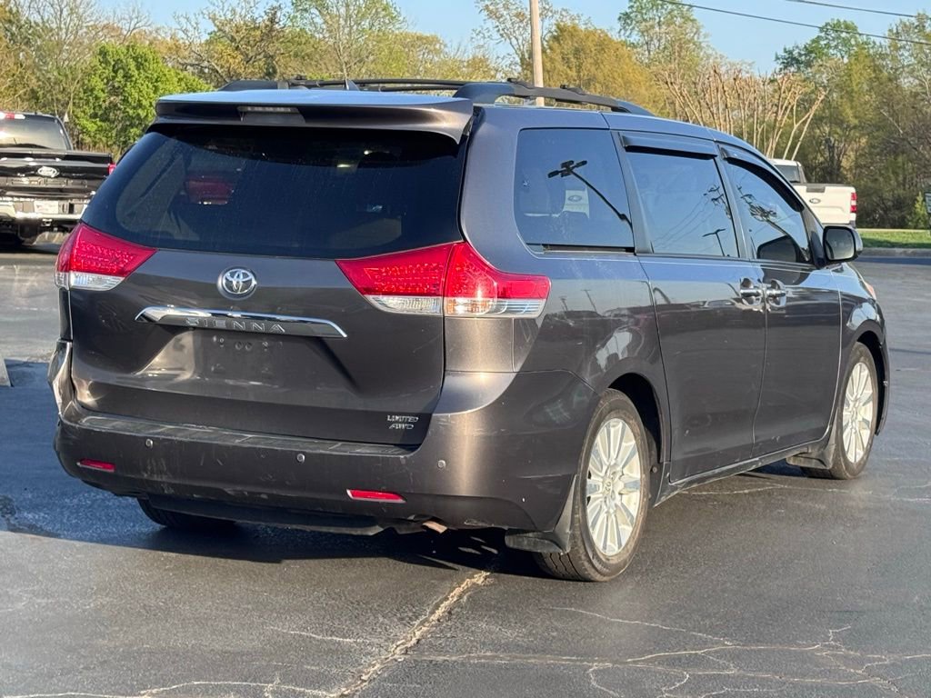 Used 2012 Toyota Sienna Limited w/ Premium Pkg image 16