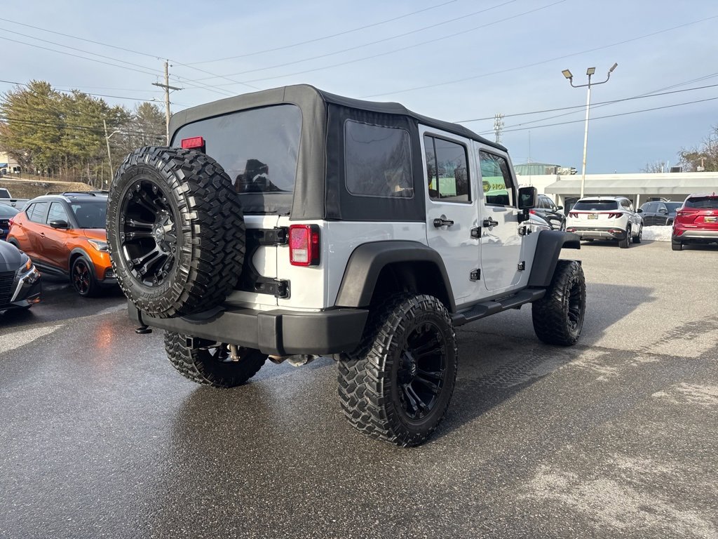 Used 2016 Jeep Wrangler Unlimited Rubicon w/ Connectivity Group image 4
