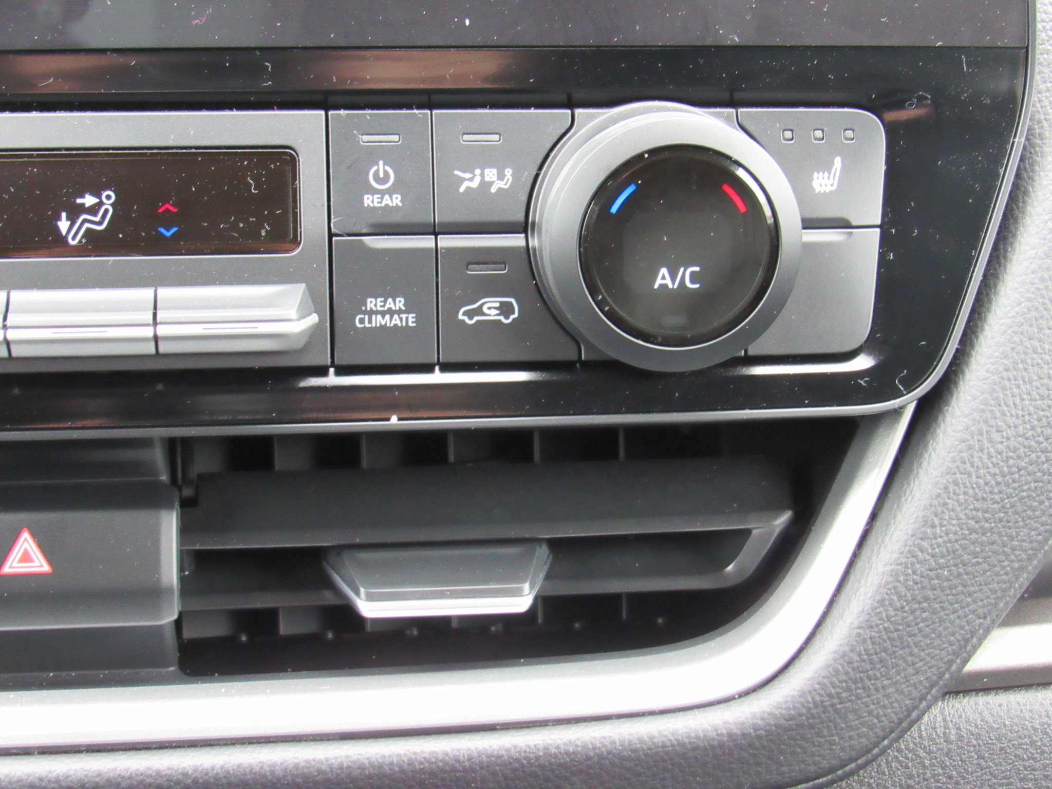 Used 2025 Toyota Grand Highlander XLE image 24