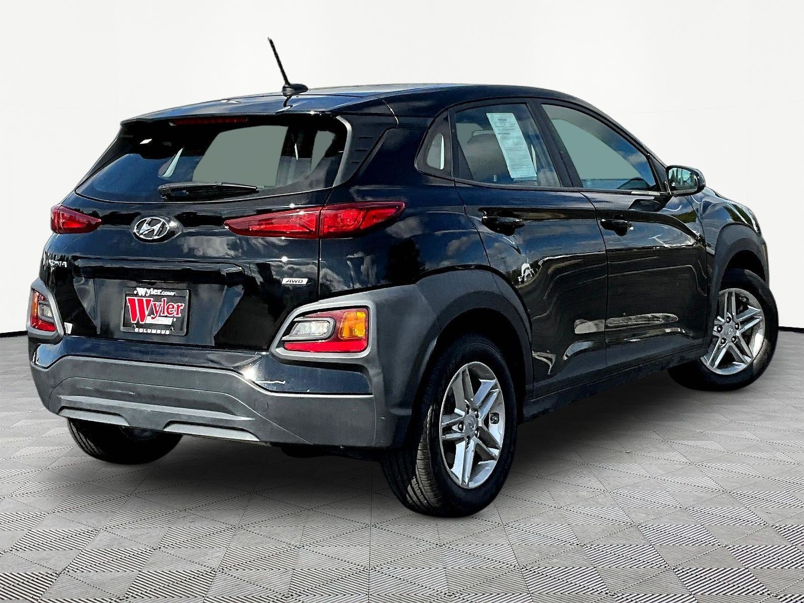Used 2021 Hyundai Kona SE AWD/4WD image 6