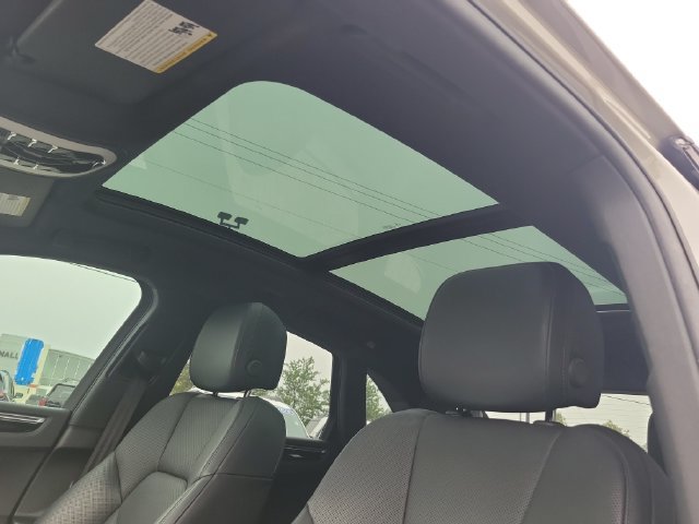 Used 2020 Porsche Macan S AWD/4WD image 13