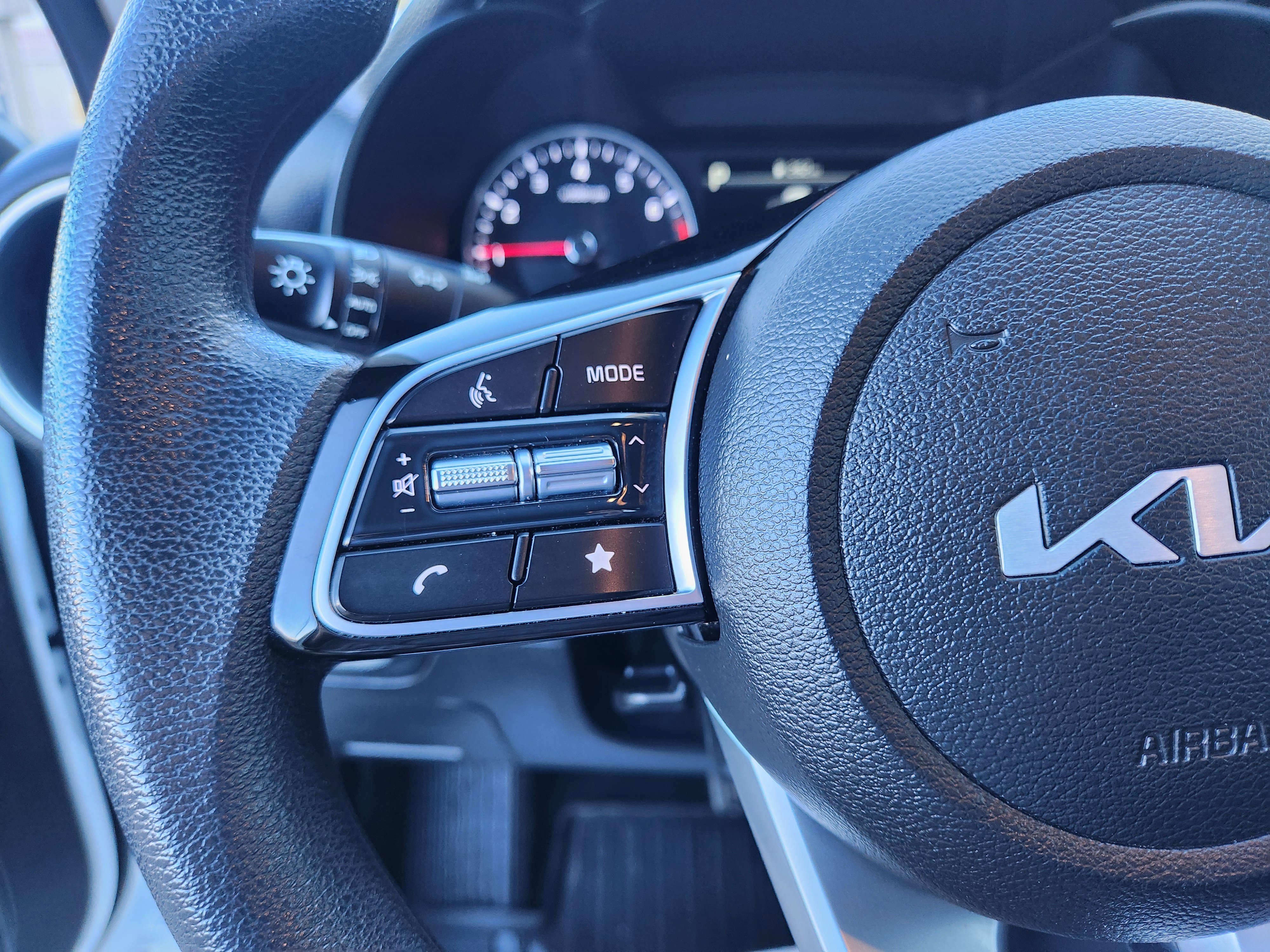 Used 2023 Kia Forte LXS w/ LXS Technology Package image 19