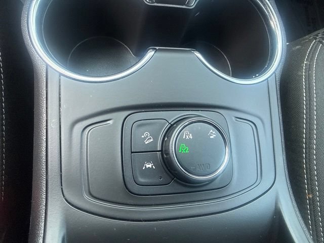 Used 2024 GMC Terrain SLE AWD/4WD image 16