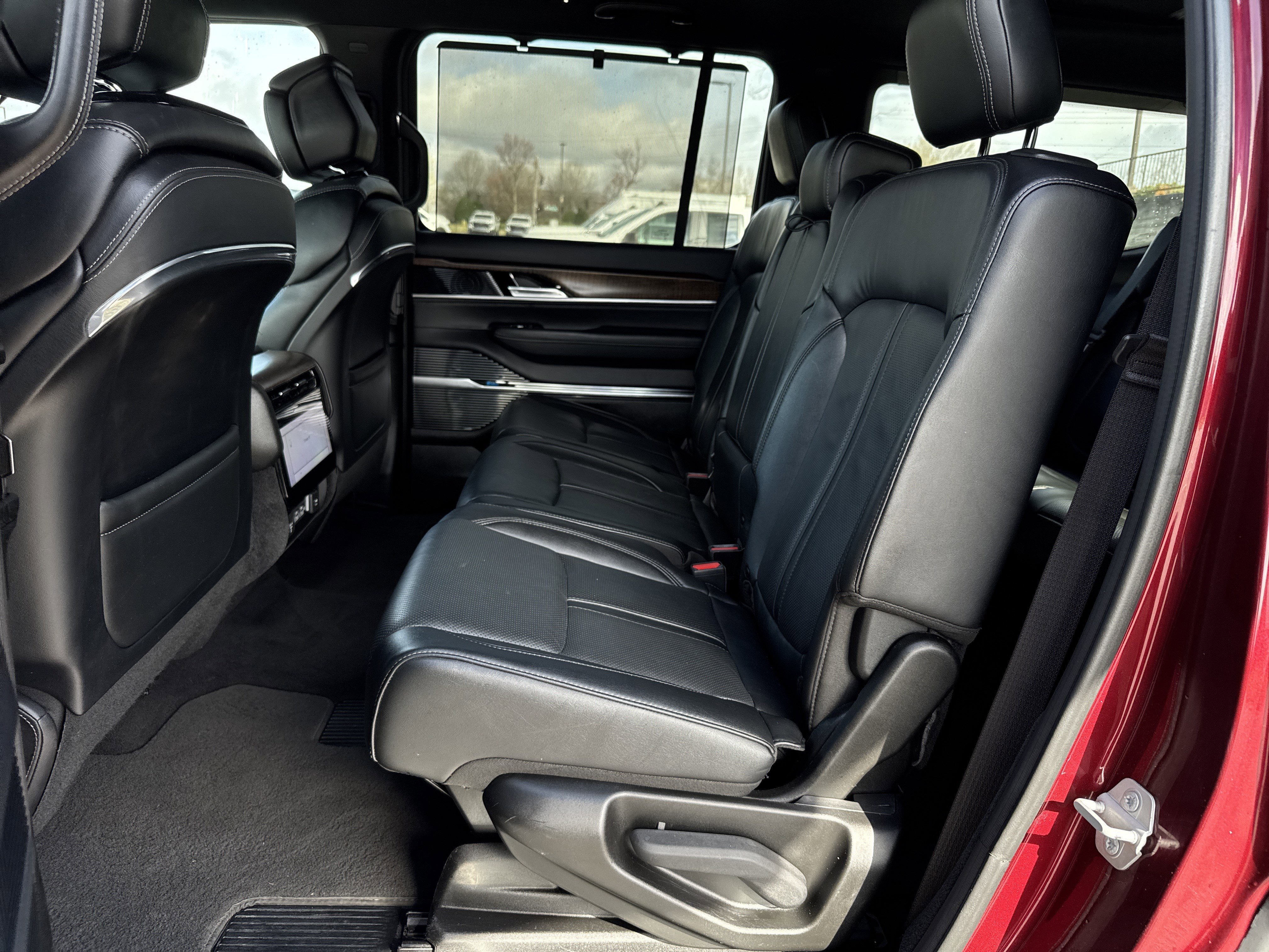 Used 2022 Jeep Grand Wagoneer Series I w/ Flexible Seating Group image 32