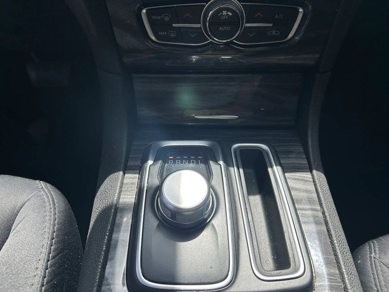 Used 2020 Chrysler 300 Touring w/ Driver Convenience Group image 14