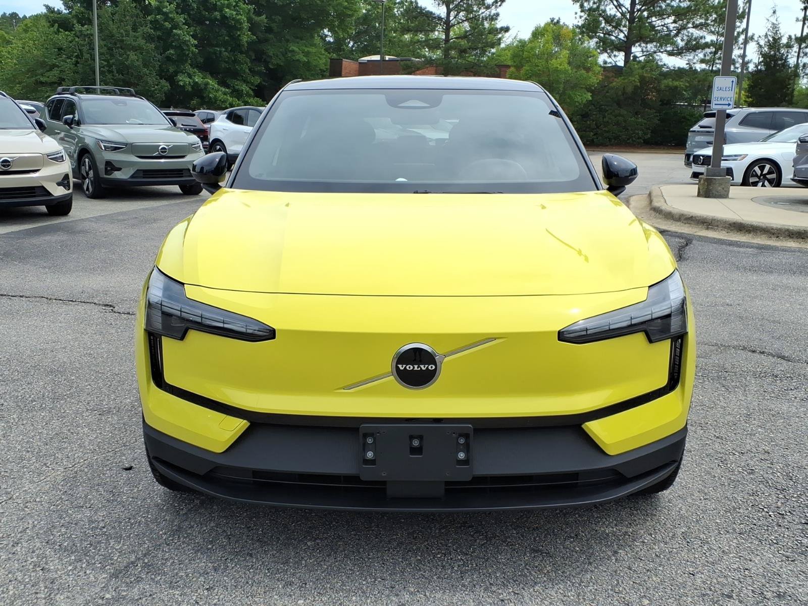 Used 2025 Volvo EX30 Plus w/ Climate Package AWD/4WD image 9
